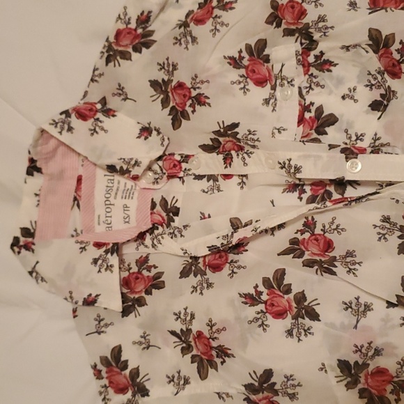 Floral button up - Picture 2 of 2